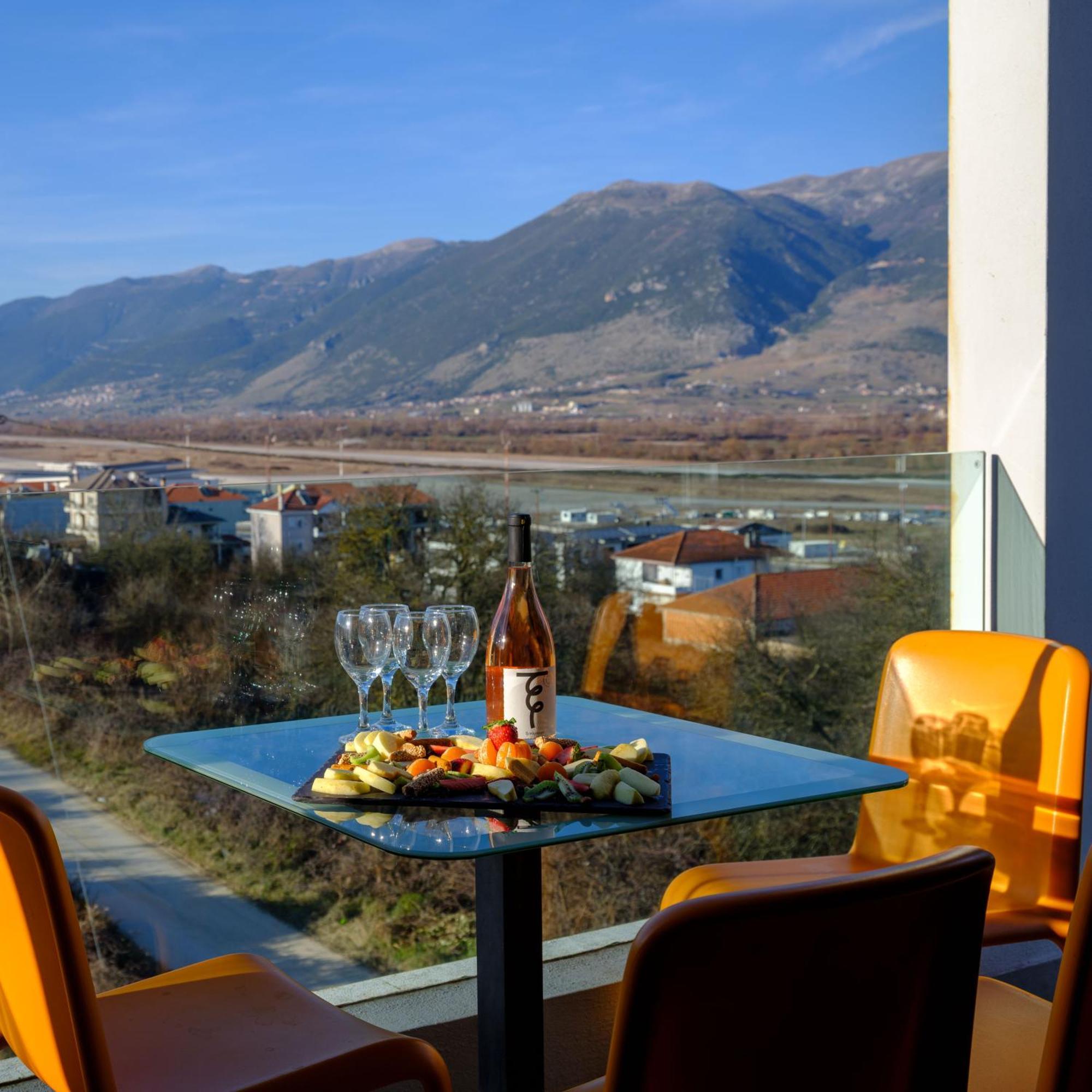 Essence Hotel Ioannina Exterior foto